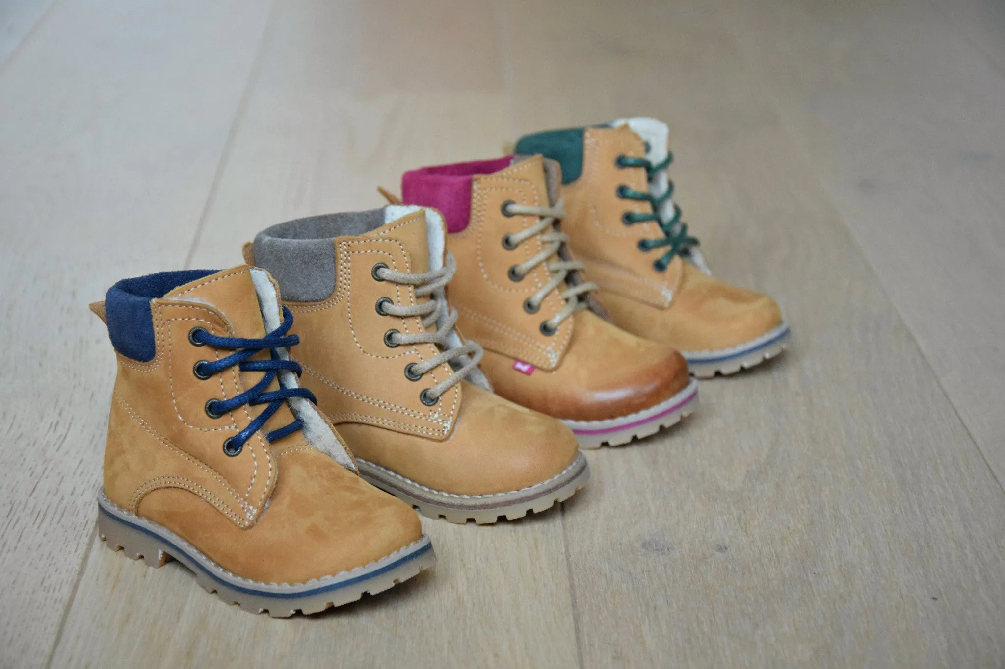 (2552-K / 2552M) Emel Yellow Lace Up Bottines