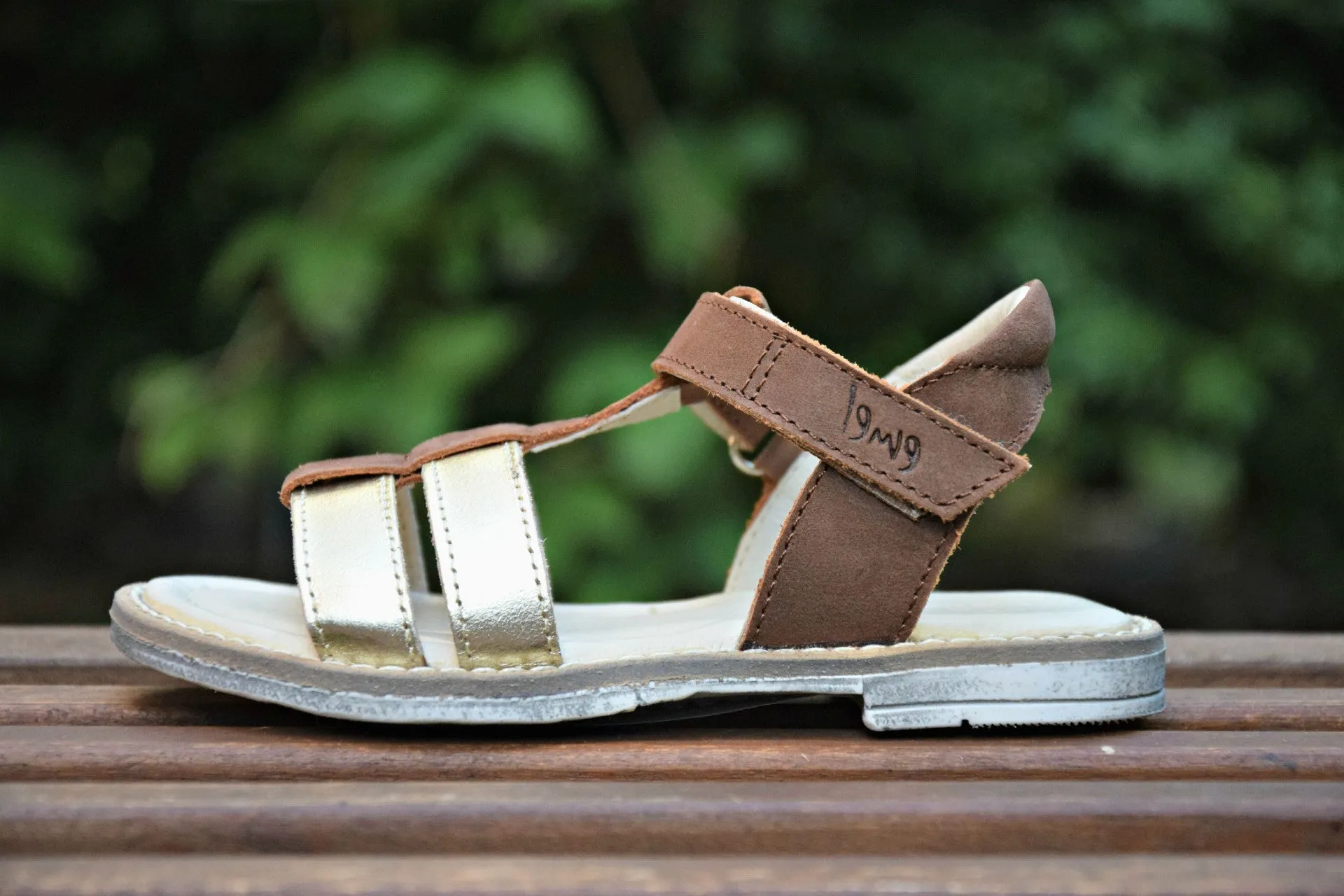 (2568-8) Emel brown/gold sandals