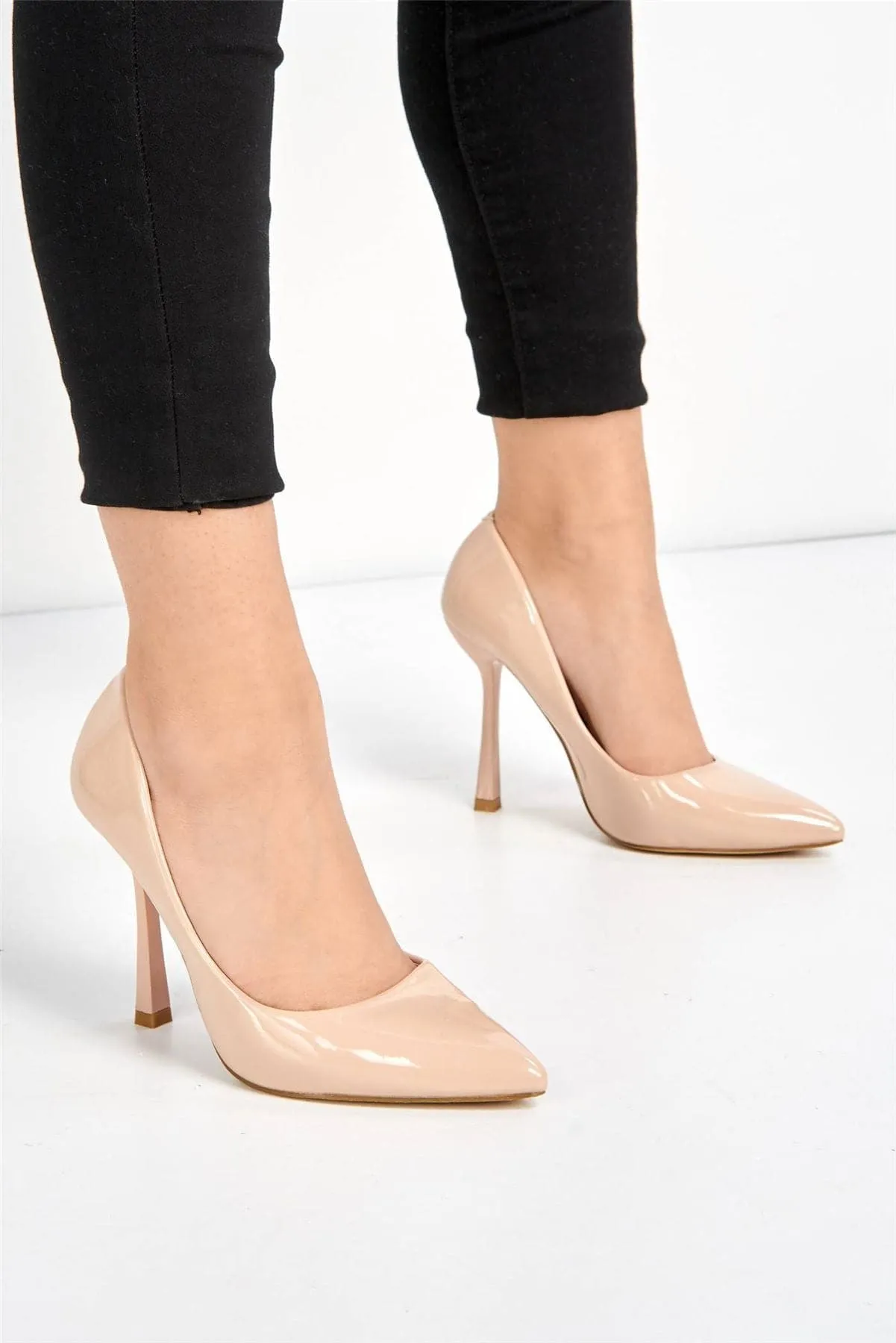 Gina Spool Heel Court Shoes in Nude Patent