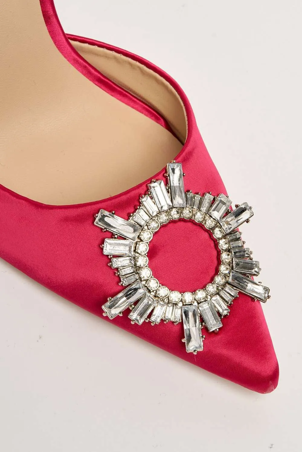 Girona Diamante Brooch Pointed Toe Spool Heel Court Shoe in Fuchsia