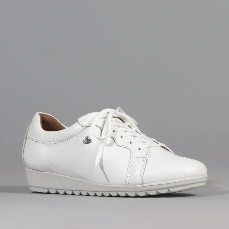 Lace-up Sneaker in White - 12656